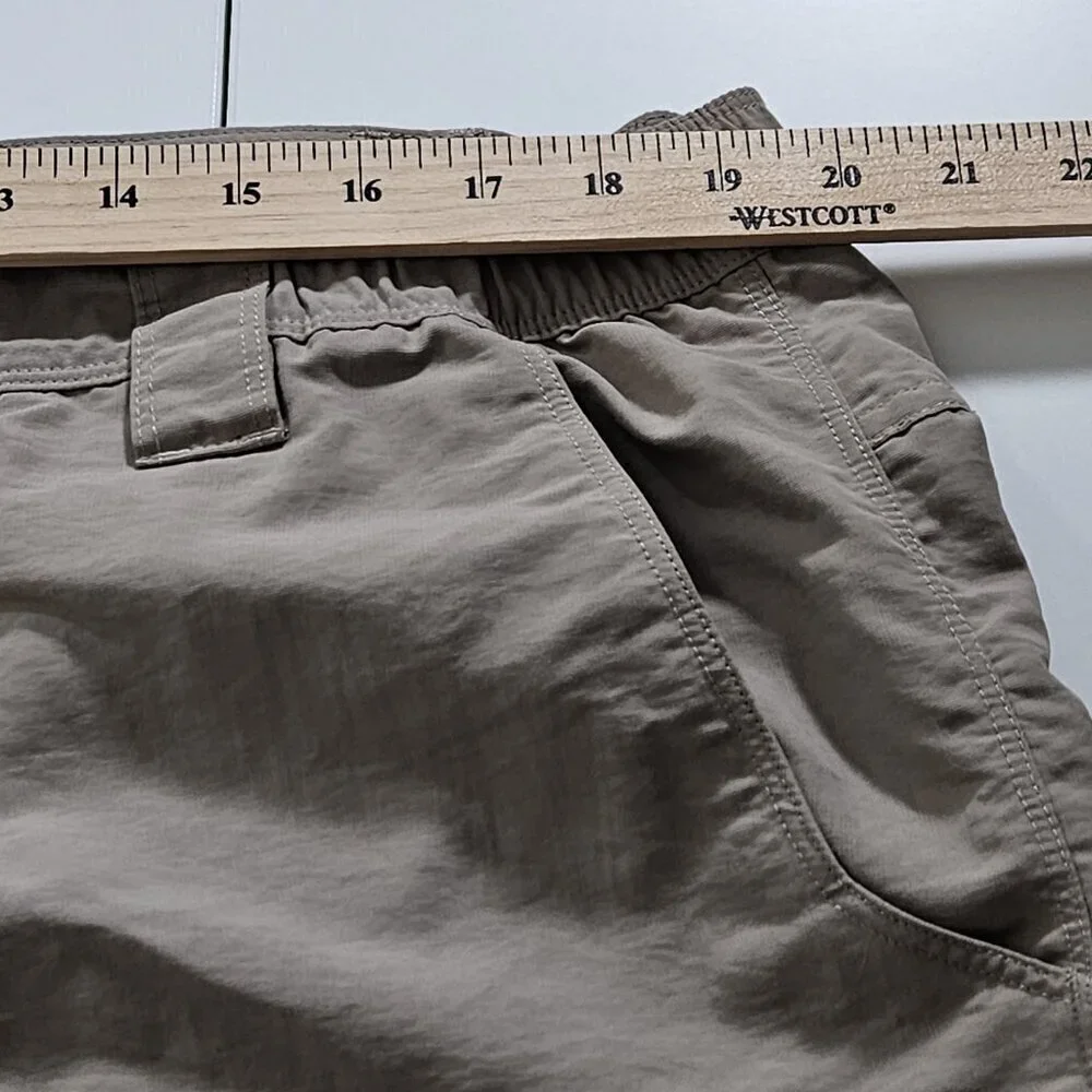 The North Face Shorts Mens XL Beige Cargo Utility Nylon Pockets Outdoor Gorpcore